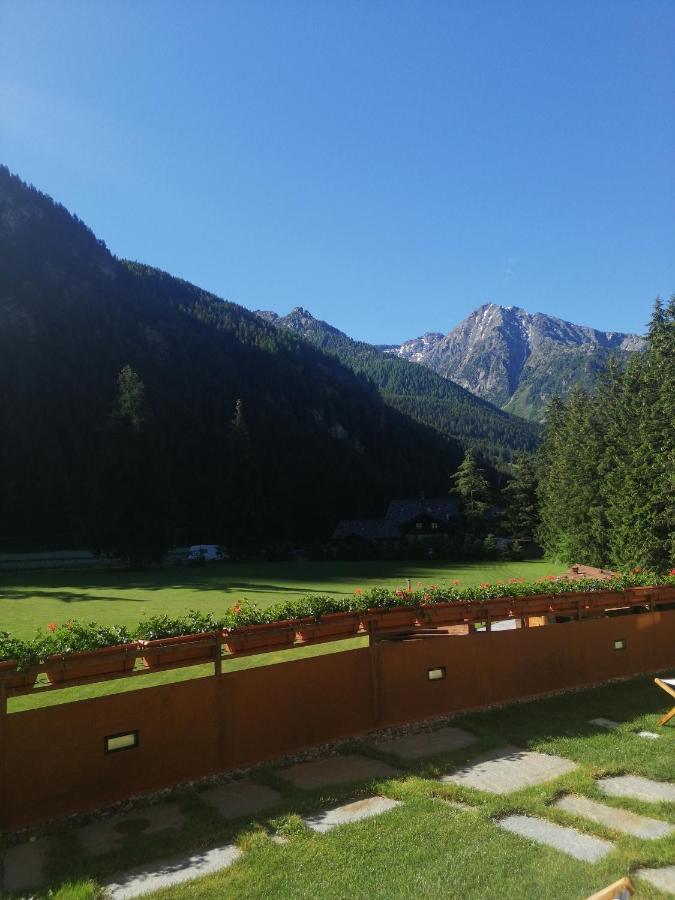 Aethos Monterosa Hotel Champoluc Bagian luar foto